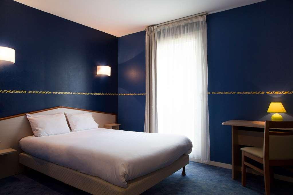 Brit Hotel Le Lion D'Or Chinon Ruang foto