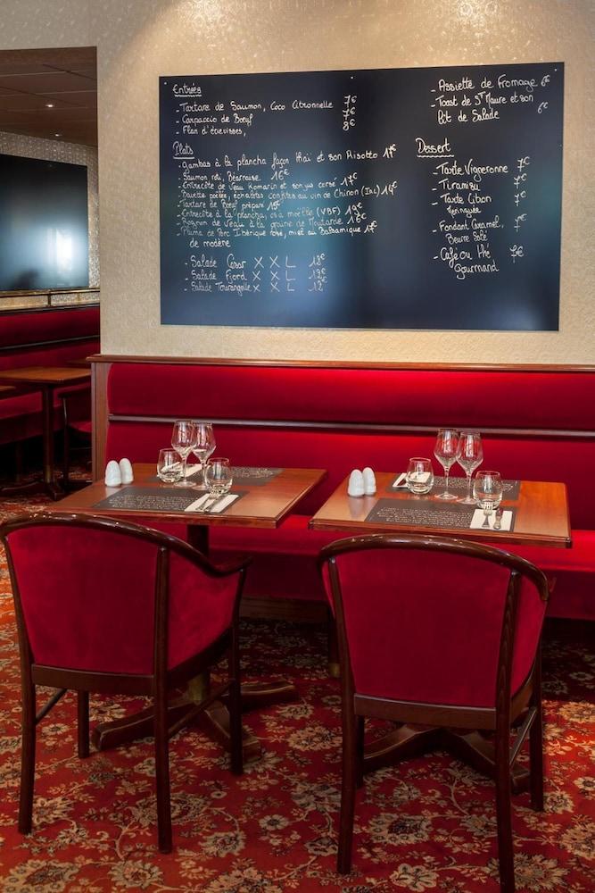 Brit Hotel Le Lion D'Or Chinon Bagian luar foto