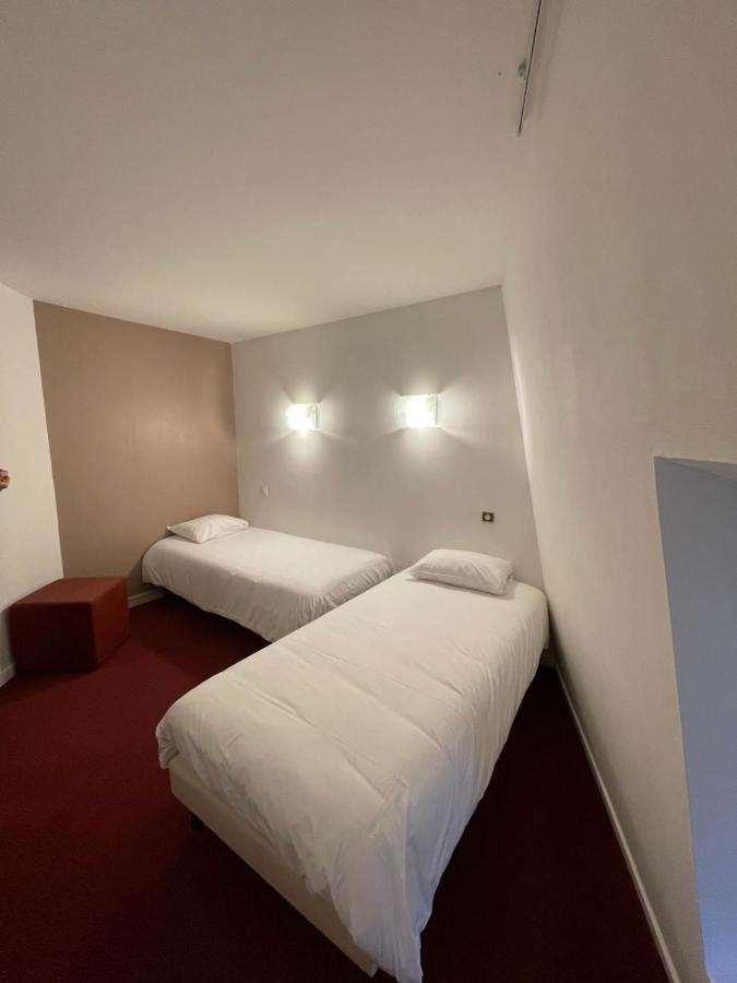 Brit Hotel Le Lion D'Or Chinon Ruang foto