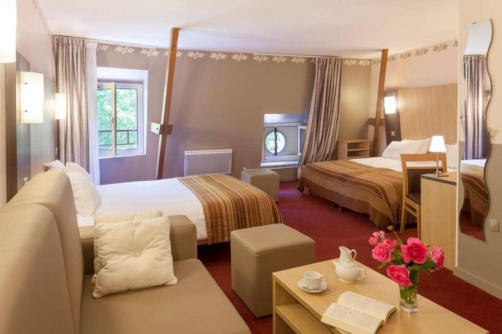 Brit Hotel Le Lion D'Or Chinon Ruang foto