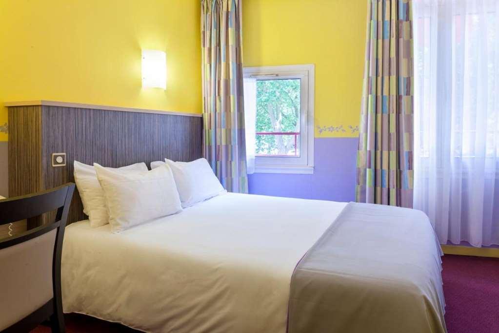 Brit Hotel Le Lion D'Or Chinon Ruang foto